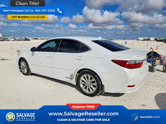 Used 2013 Lexus ES 300h w/ Luxury Pkg FWD image 3