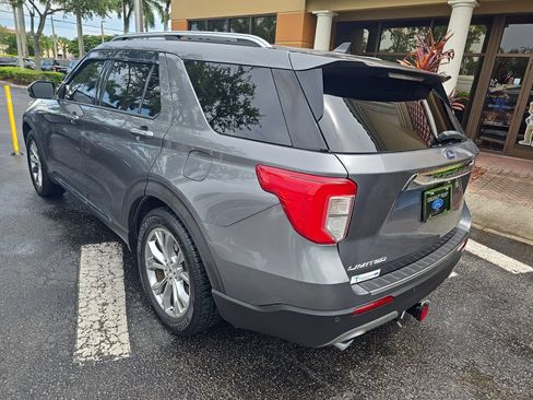 Used 2021 Ford Explorer Limited w/ Equipment Group 301A RWD image 3