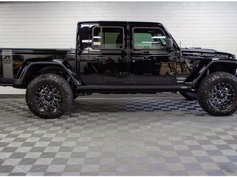 Used 2020 Jeep Gladiator Rubicon w/ Dual Top Group AWD/4WD image 2