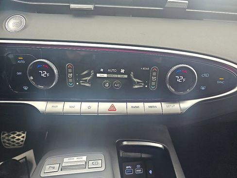 Used 2025 Genesis GV70 3.5T Sport w/ Sport Prestige Package image 28