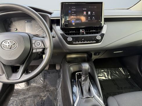 Used 2023 Toyota Corolla LE image 9
