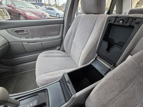 Used 2000 Toyota Avalon XLS image 33