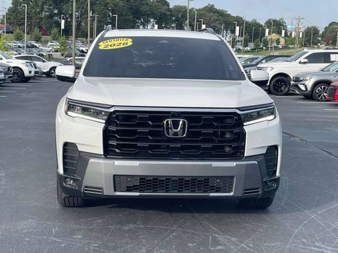 Used 2026 Honda Pilot Touring image 2