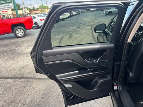 Used 2023 Lincoln Corsair FWD image 13