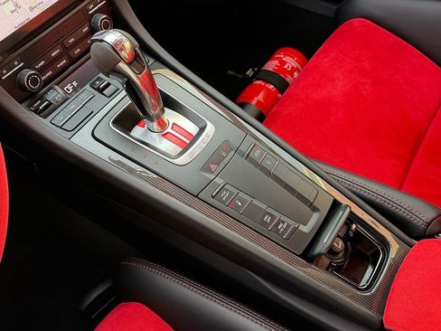 Certified 2018 Porsche 911 GT2 RS RWD image 17