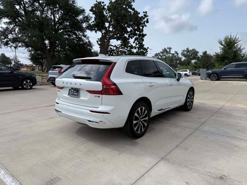 Used 2023 Volvo XC60 B5 Plus AWD/4WD image 6