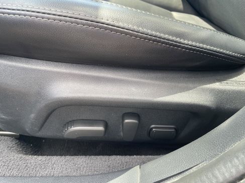 Used 2017 Subaru Outback 3.6R Limited AWD/4WD image 12