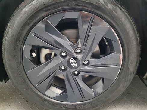 Used 2022 Hyundai Elantra SEL FWD image 31