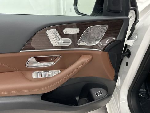 Used 2026 Mercedes-Benz GLS 450 4MATIC image 11