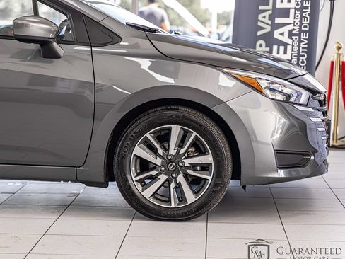 Used 2025 Nissan Versa SV FWD image 11