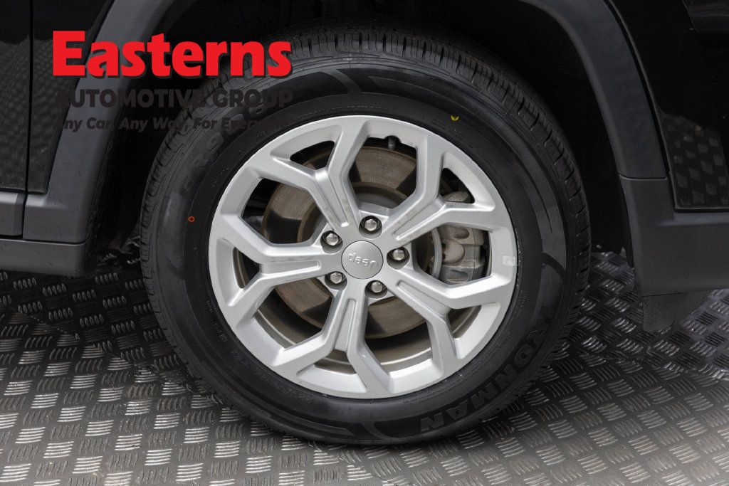 Used 2024 Jeep Compass Latitude AWD/4WD image 32