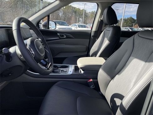 New 2026 Kia Carnival LXS image 3