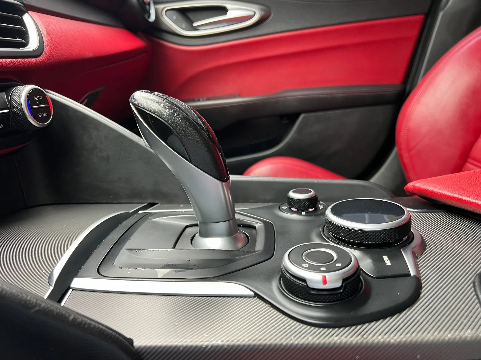 Used 2019 Alfa Romeo Giulia Ti Sport w/ Quick Order Package 22S Sport AWD/4WD image 26