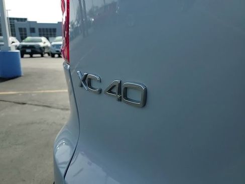 Used 2021 Volvo XC40 P8 Recharge w/ Advanced Package image 7