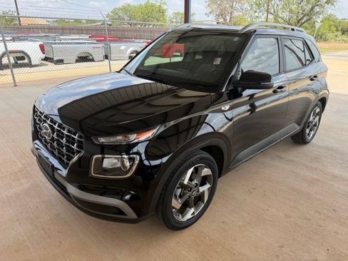 Used 2022 Hyundai Venue SEL w/ Cargo Package FWD image 3