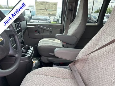 New 2025 Chevrolet Express 3500 Extended RWD image 19