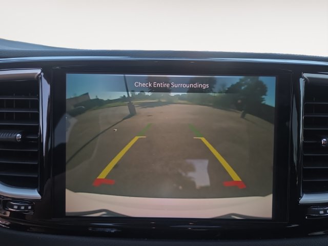 Used 2024 Chrysler Pacifica Touring-L FWD image 24