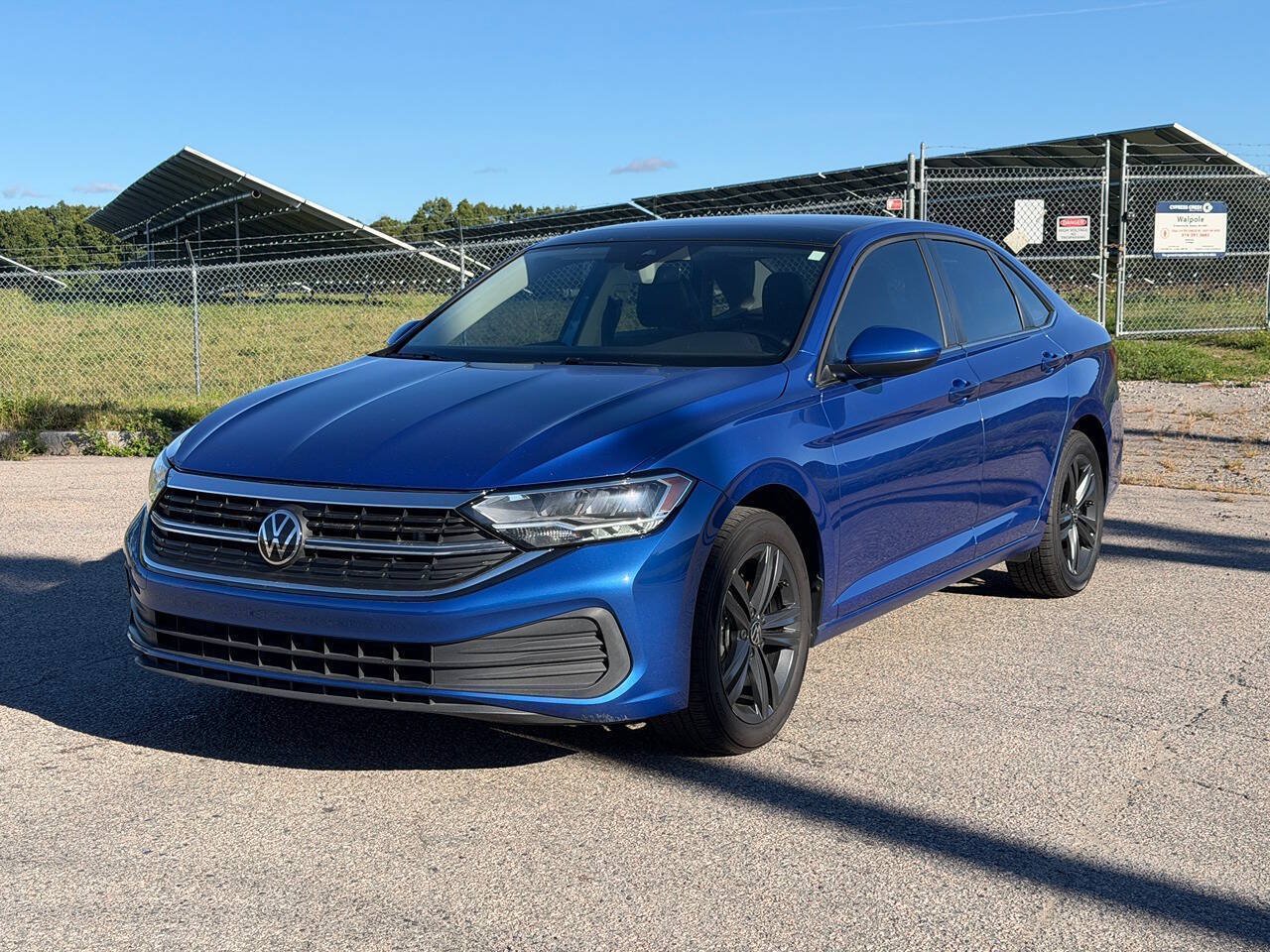 Used 2024 Volkswagen Jetta SE w/ Panoramic Sunroof Package FWD image 1