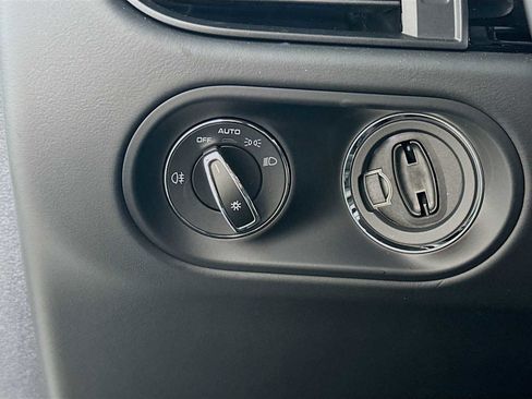 New 2026 Porsche Macan image 13