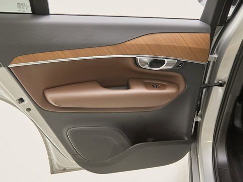 Used 2023 Volvo XC90 B6 Plus w/ Protection Package Premier image 18