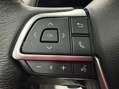 Used 2025 Toyota Sienna XLE image 20