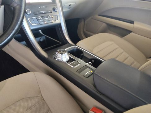 Used 2019 Ford Fusion SE image 26
