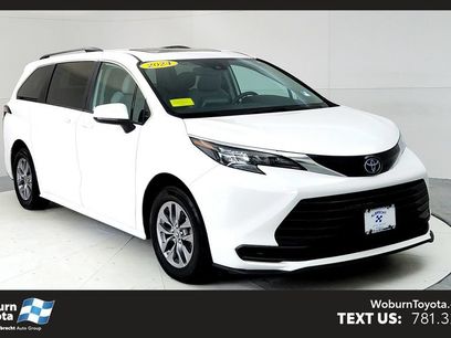Used 2024 Toyota Sienna LE w/ LE Plus Package