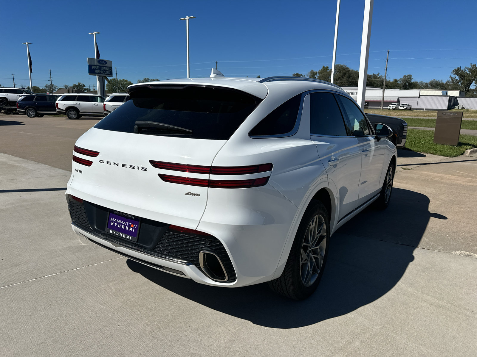 Used 2025 Genesis GV70 2.5T AWD/4WD image 10
