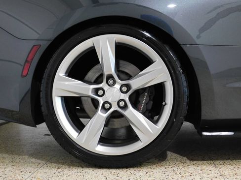 Used 2018 Chevrolet Camaro SS RWD image 73