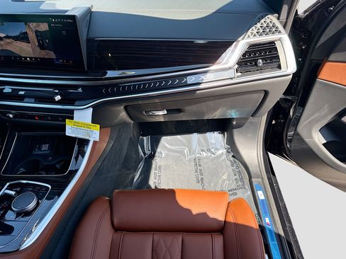 New 2026 BMW X5 xDrive40i w/ M Sport Package AWD/4WD image 18