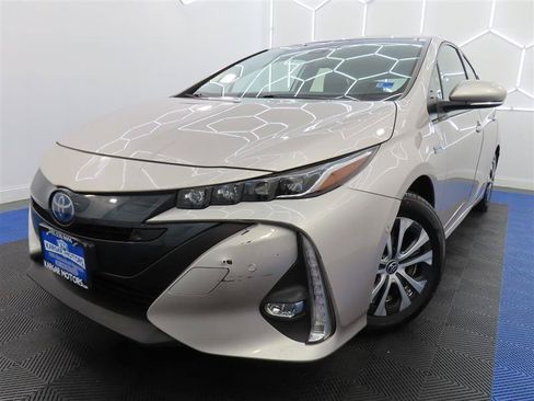 Used 2021 Toyota Prius Prime Limited FWD image 1