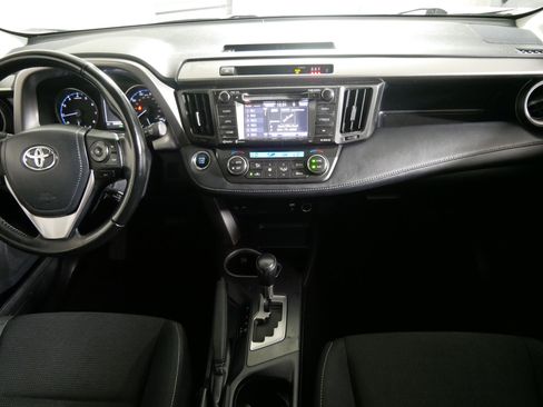 Used 2018 Toyota RAV4 XLE AWD/4WD image 10