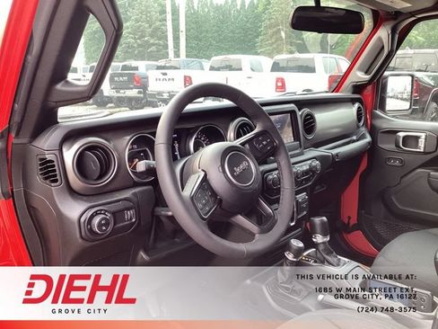 Used 2023 Jeep Gladiator Sport AWD/4WD image 22