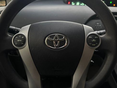Used 2011 Toyota Prius Four image 18