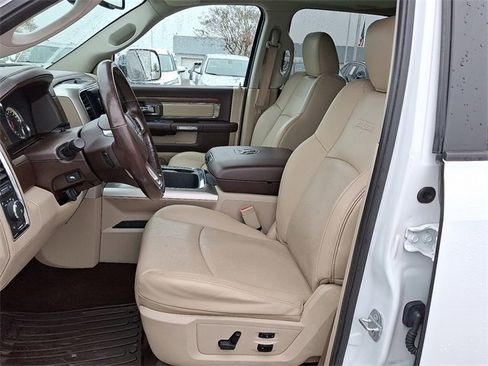 Used 2016 RAM 1500 Laramie w/ Convenience Group image 10