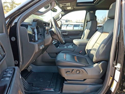 Certified 2025 GMC Sierra 2500 AT4 w/ AT4 Premium Plus Package image 11