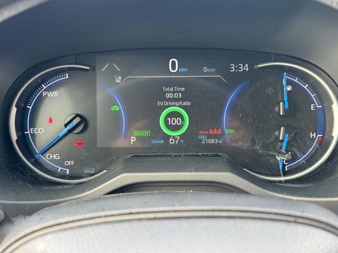 Used 2025 Toyota RAV4 XLE AWD/4WD image 23