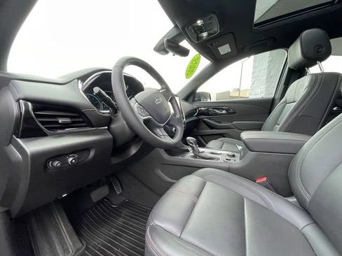 Used 2023 Chevrolet Traverse RS AWD/4WD image 11