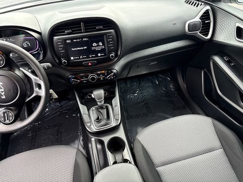 Used 2025 Kia Soul LX image 20