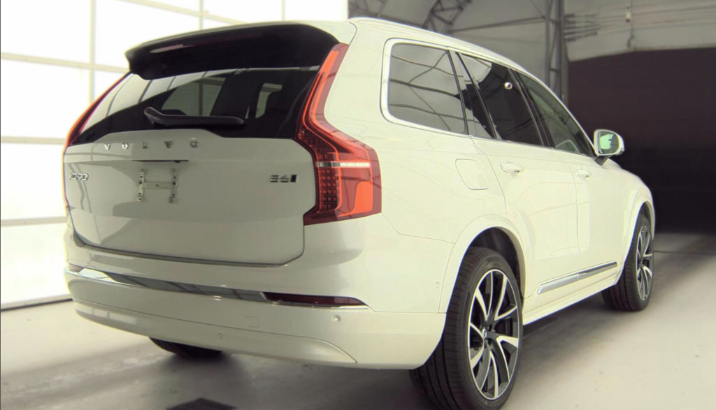 Used 2025 Volvo XC90 T8 Plus w/ Protection Package Premier AWD/4WD image 21