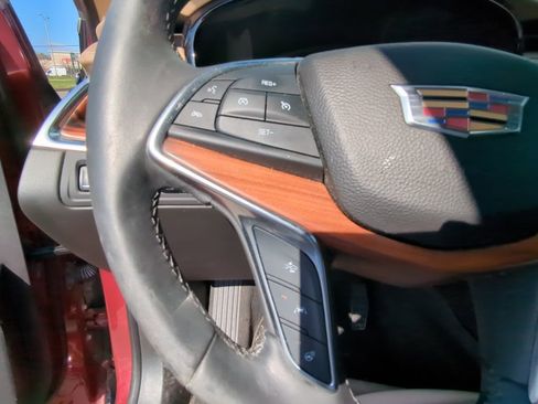 Used 2017 Cadillac XT5 Platinum w/ Driver Assist Package image 17