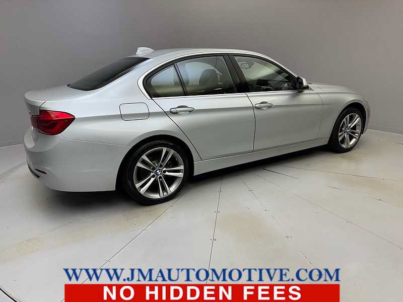 Used 2017 BMW 330i xDrive Sedan AWD/4WD image 5