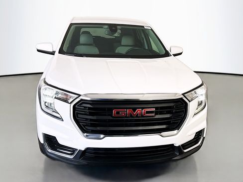 Used 2022 GMC Terrain SLE FWD image 2