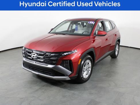 Certified 2026 Hyundai Tucson SE FWD image 2