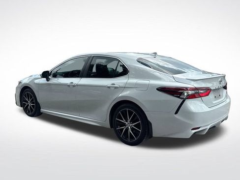 Used 2022 Toyota Camry SE AWD/4WD image 3