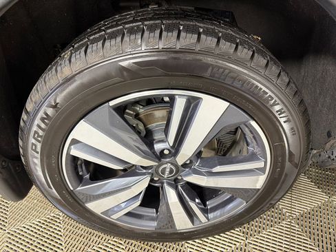 Used 2023 Nissan Rogue SL image 18