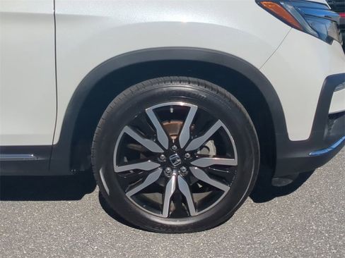 Used 2020 Honda Pilot Touring image 11