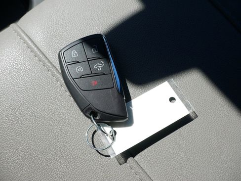 Used 2024 Chevrolet Silverado 1500 RST AWD/4WD image 31