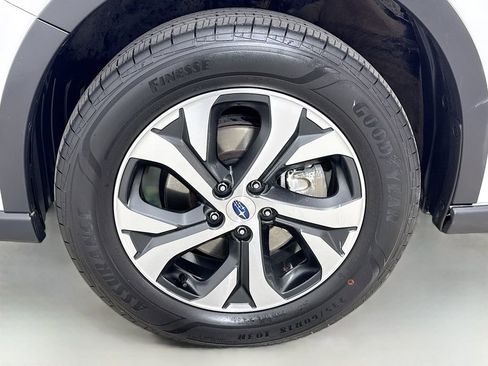 Used 2020 Subaru Outback Limited image 32