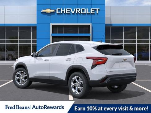 New 2026 Chevrolet Trax LS w/ LS Convenience Package FWD image 3